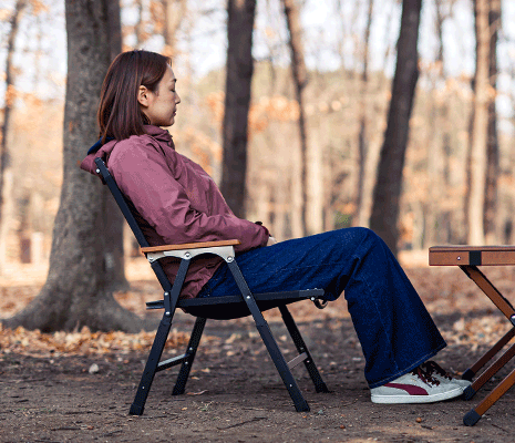 ロースタイルからミドルスタイルまで自分好みの高さ調整できる「3段階スムーズ調整」機能付き