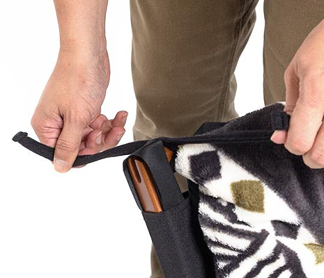 紐で固定するだけの簡単装着