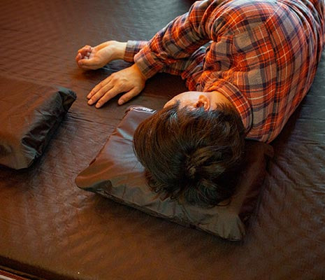 単品でも使える、頭にフィットする波型形状の枕付き