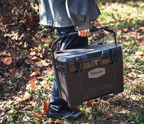 機能美を追求し、無駄を削ぎ落としたシンプルな構造と、落ち着いたカラーリング