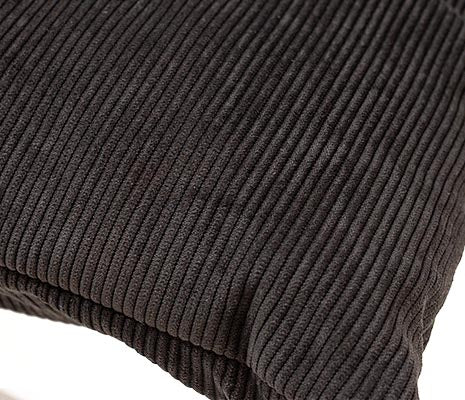 被せるだけで、キャンプサイトがレトロカフェの様な空間に様変わり