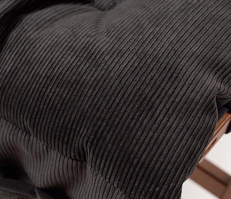 被せるだけで、キャンプサイトがレトロカフェの様な空間に様変わり