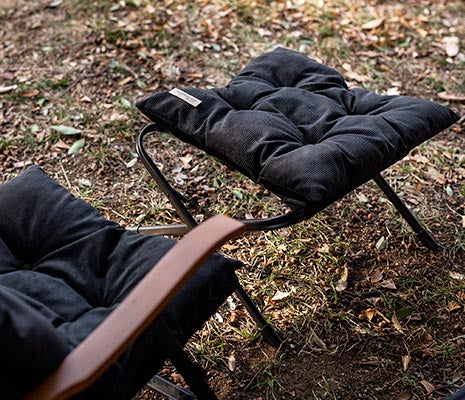 温かみのある落ち着いた雰囲気のコーデュロイ生地を採用したオットマンカバー